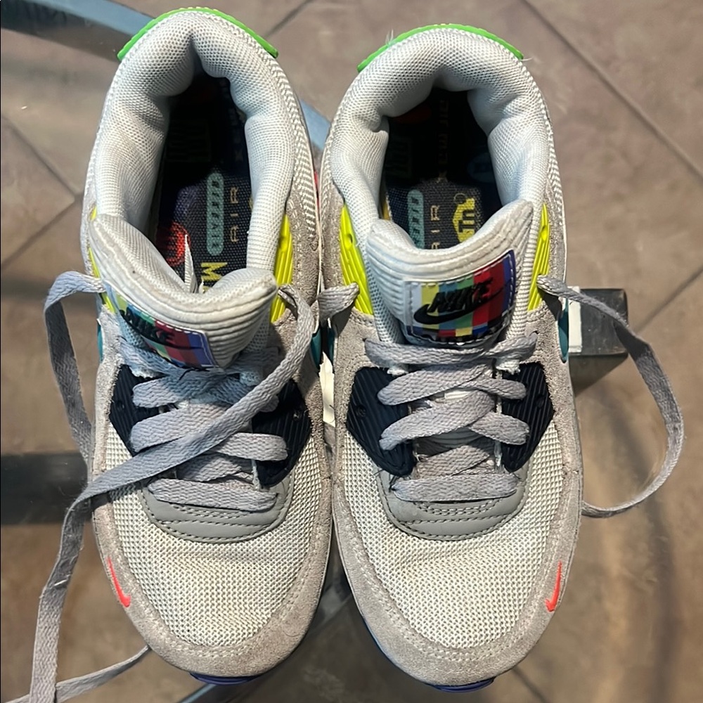 Nike Gray and Black Sneakers Athletic Design